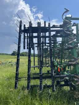2013 John Deere 2210 Image