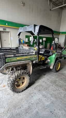 2015 John Deere XUV 625I GREEN Image