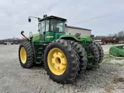 2011 John Deere 9330 Image