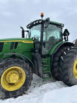2023 John Deere 6R 215 Image