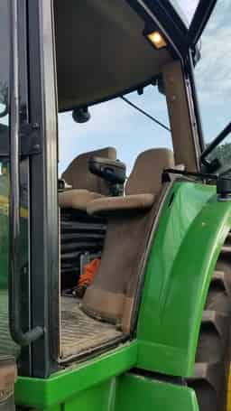 2004 John Deere 8220 Image