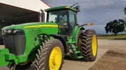 2004 John Deere 8220 Image