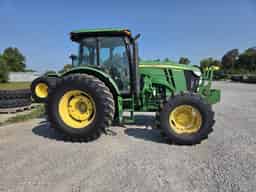 2013 John Deere 6140D Image