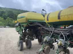 2015 John Deere 1775NT Image