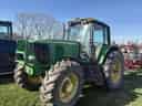 2004 John Deere 7220 Image