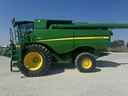 2017 John Deere S680 Image