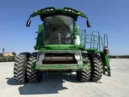 2017 John Deere S680 Image
