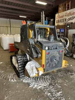 2023 John Deere 325G Image