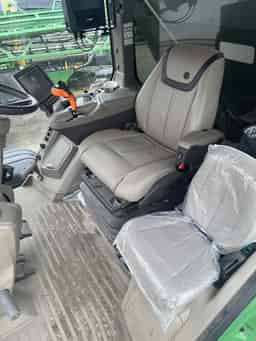 2022 John Deere 600R Image