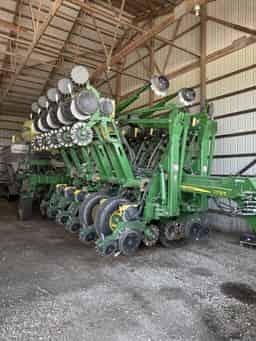 2015 John Deere 1795 Image