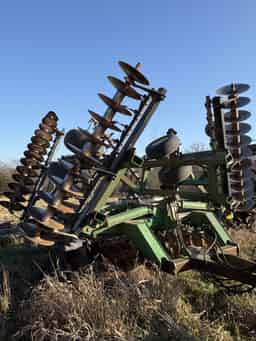 1991 John Deere 630 Image