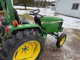 2004 John Deere 790 Image