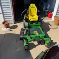 2023 John Deere Z320R Image