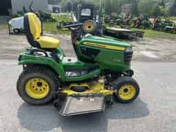 2016 John Deere X738 Image