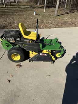 2017 John Deere Z335E Image
