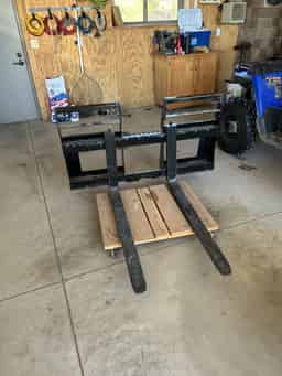 2023 Mahindra 1635 Image