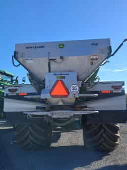 2023 John Deere 800R Image