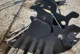 2025 John Deere BYT10987 Image