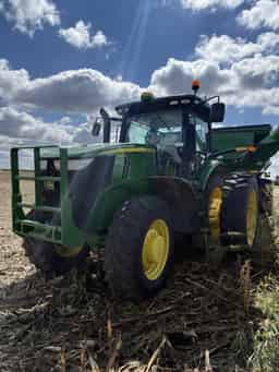 2013 John Deere 7200R Image