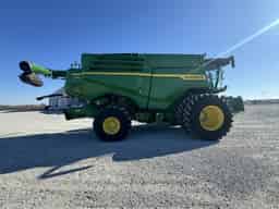 2022 John Deere X9 1000 Image