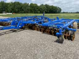 2011 Landoll 7431 Image
