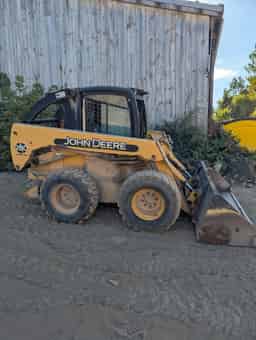 2002 John Deere 280 Image