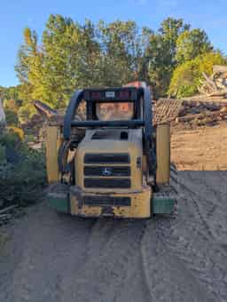 2002 John Deere 280 Image