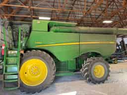 2017 John Deere S680 Image