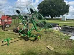 2005 John Deere 702 Image