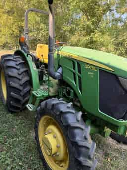 2017 John Deere 5075E Image