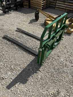 Titan PALLET FORKS Image