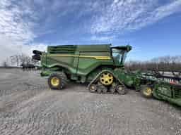 2025 John Deere X9 1100 Image