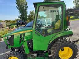2019 John Deere 2032R Image