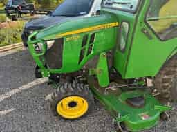 2019 John Deere 2032R Image