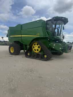 2024 John Deere S780 Image