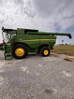 2019 John Deere S780 Image