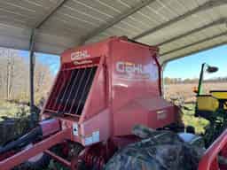 2004 Gehl 2480 Image