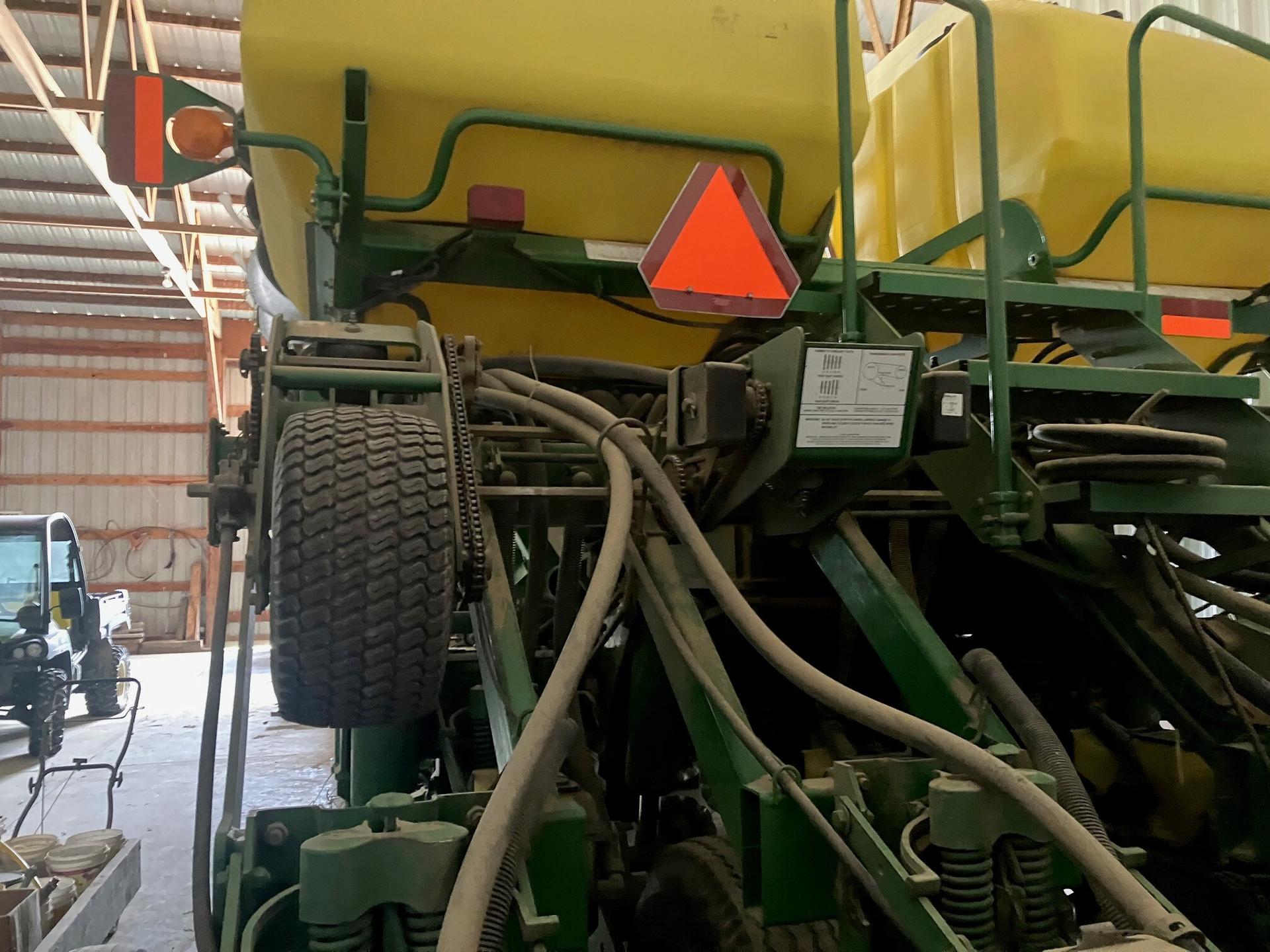 2003 John Deere 1790 Image