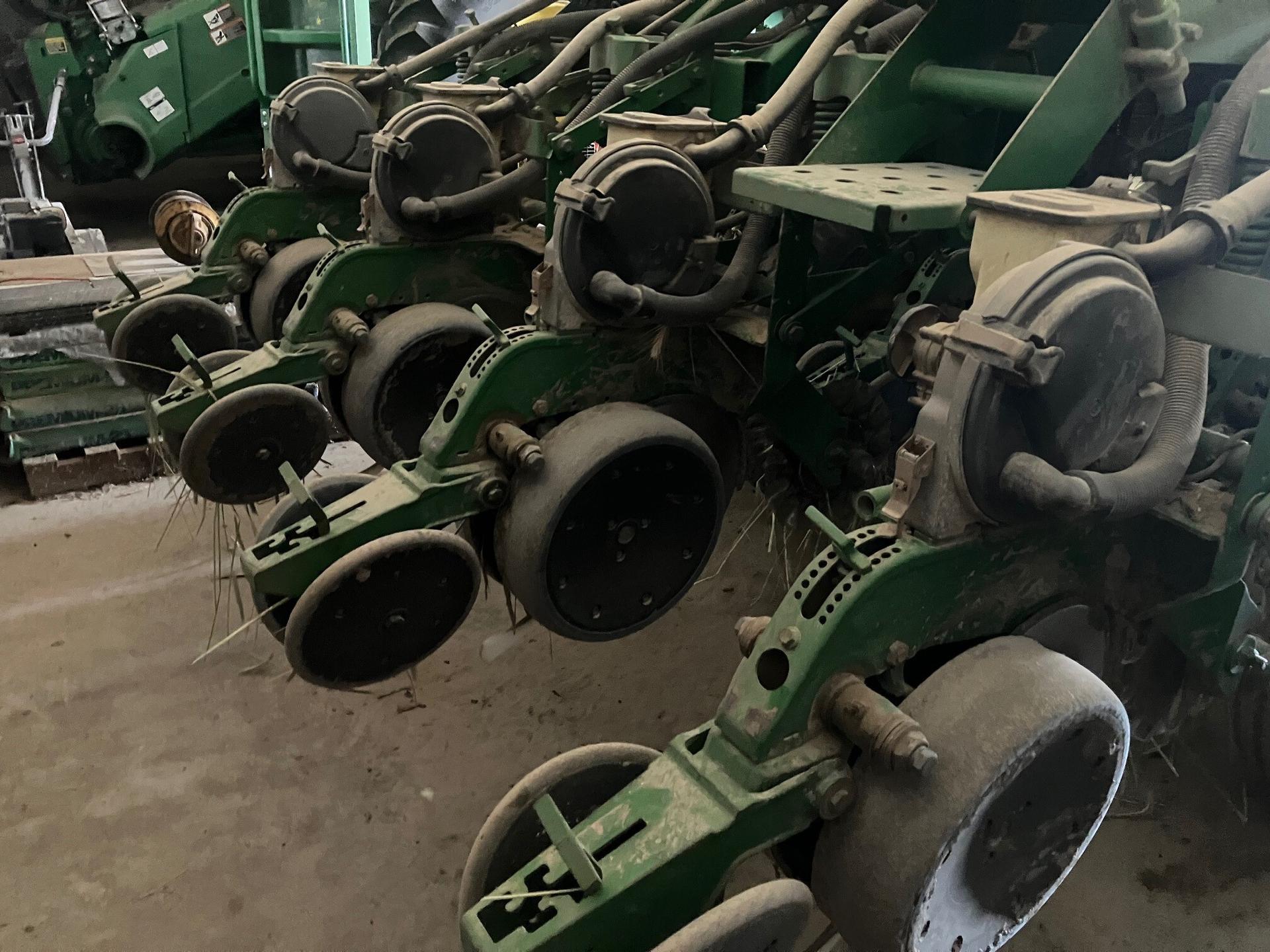2003 John Deere 1790 Image