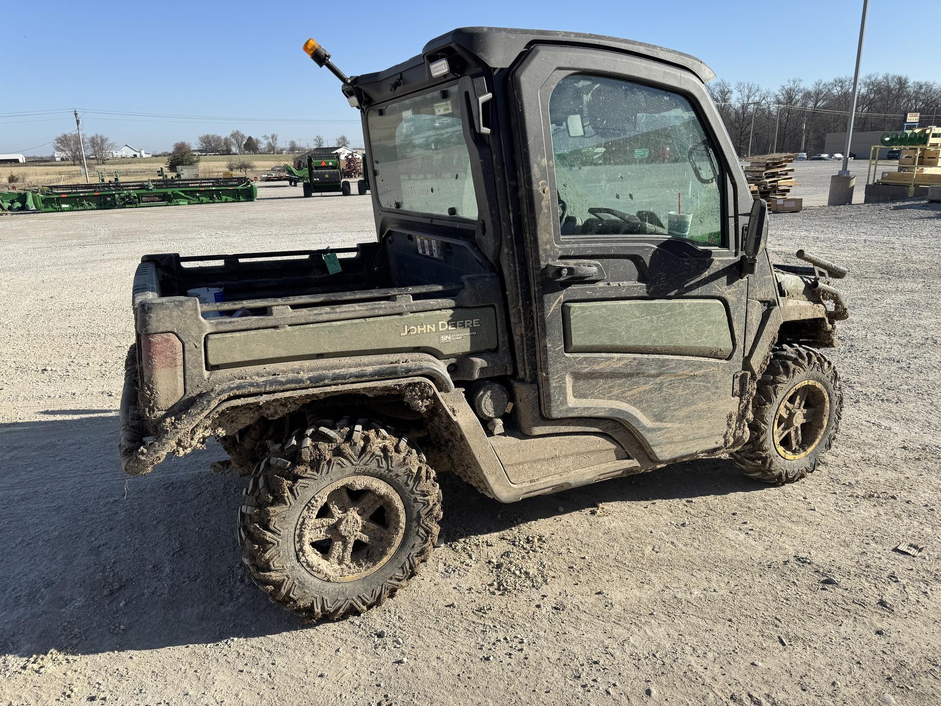 2024 John Deere XUV 835R Image