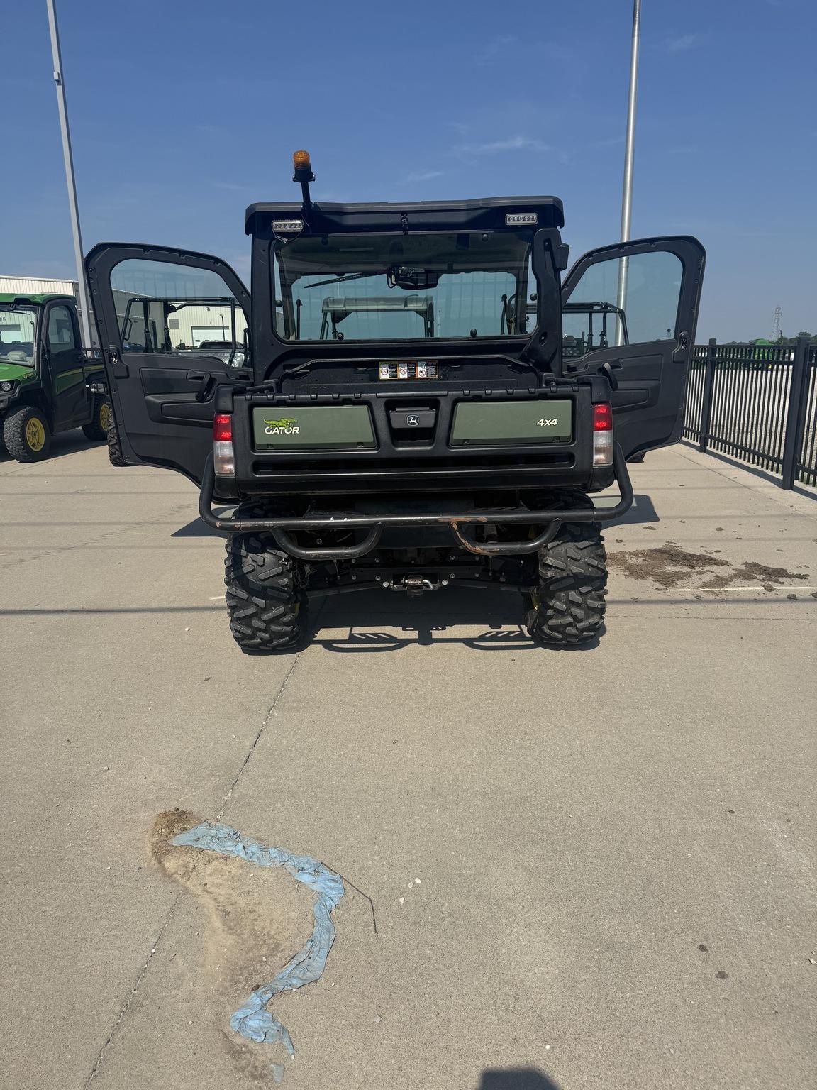 2024 John Deere XUV 835R Image