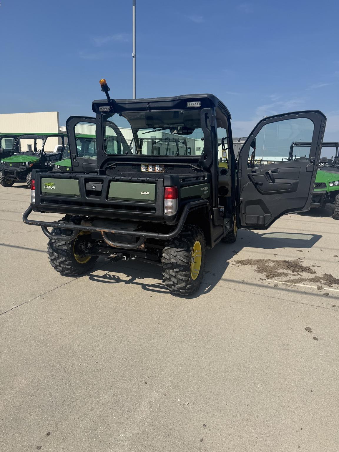 2024 John Deere XUV 835R Image