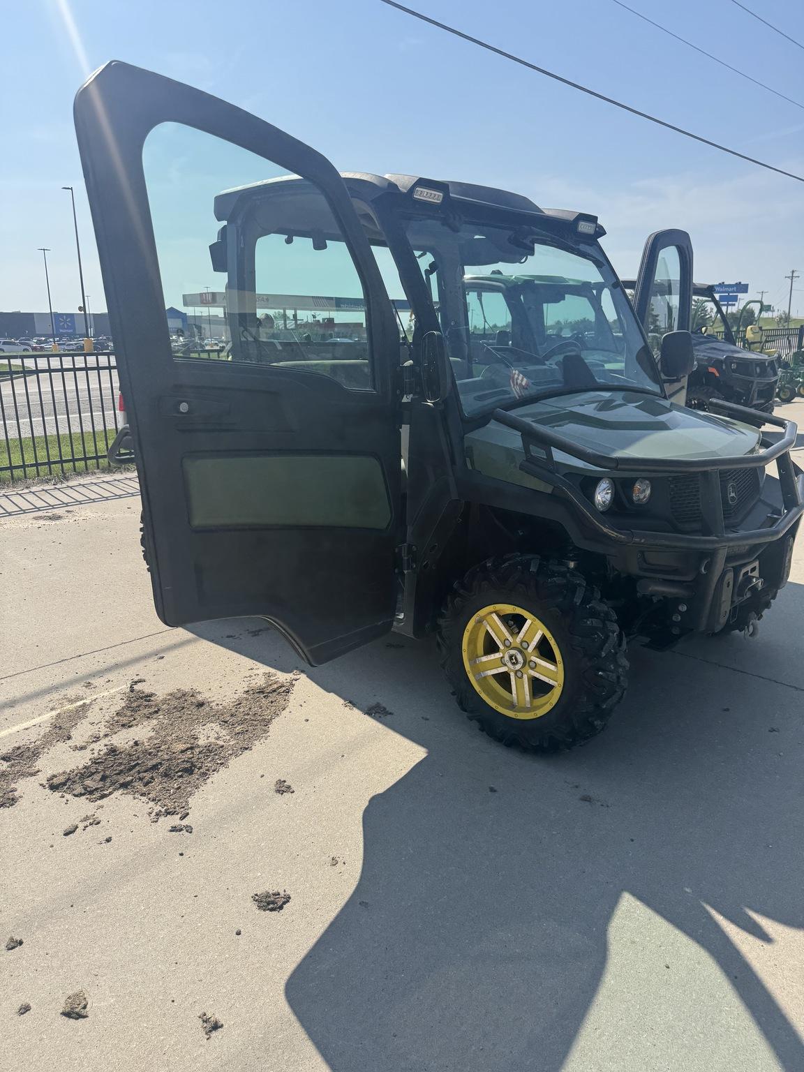2024 John Deere XUV 835R Image