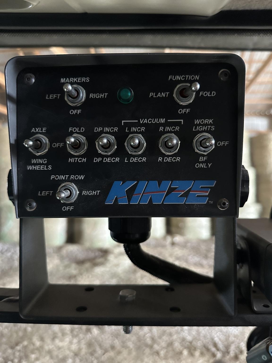 2015 Kinze 4900 Image