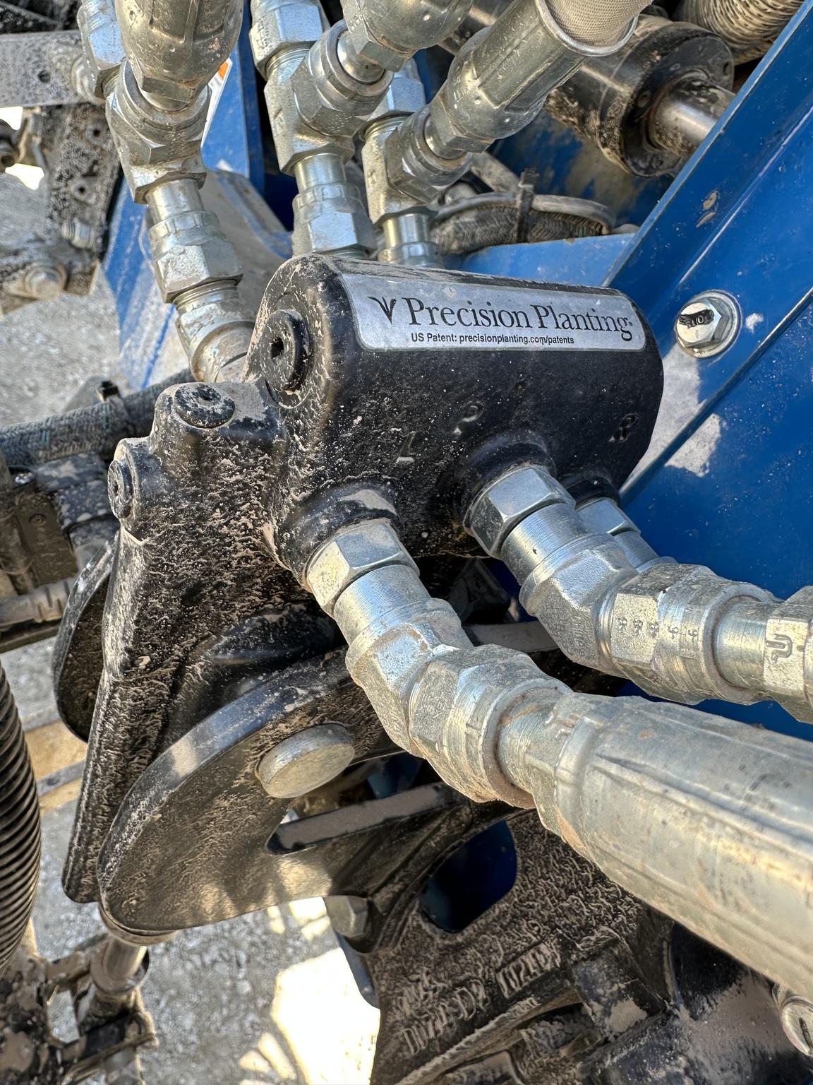 2015 Kinze 4900 Image