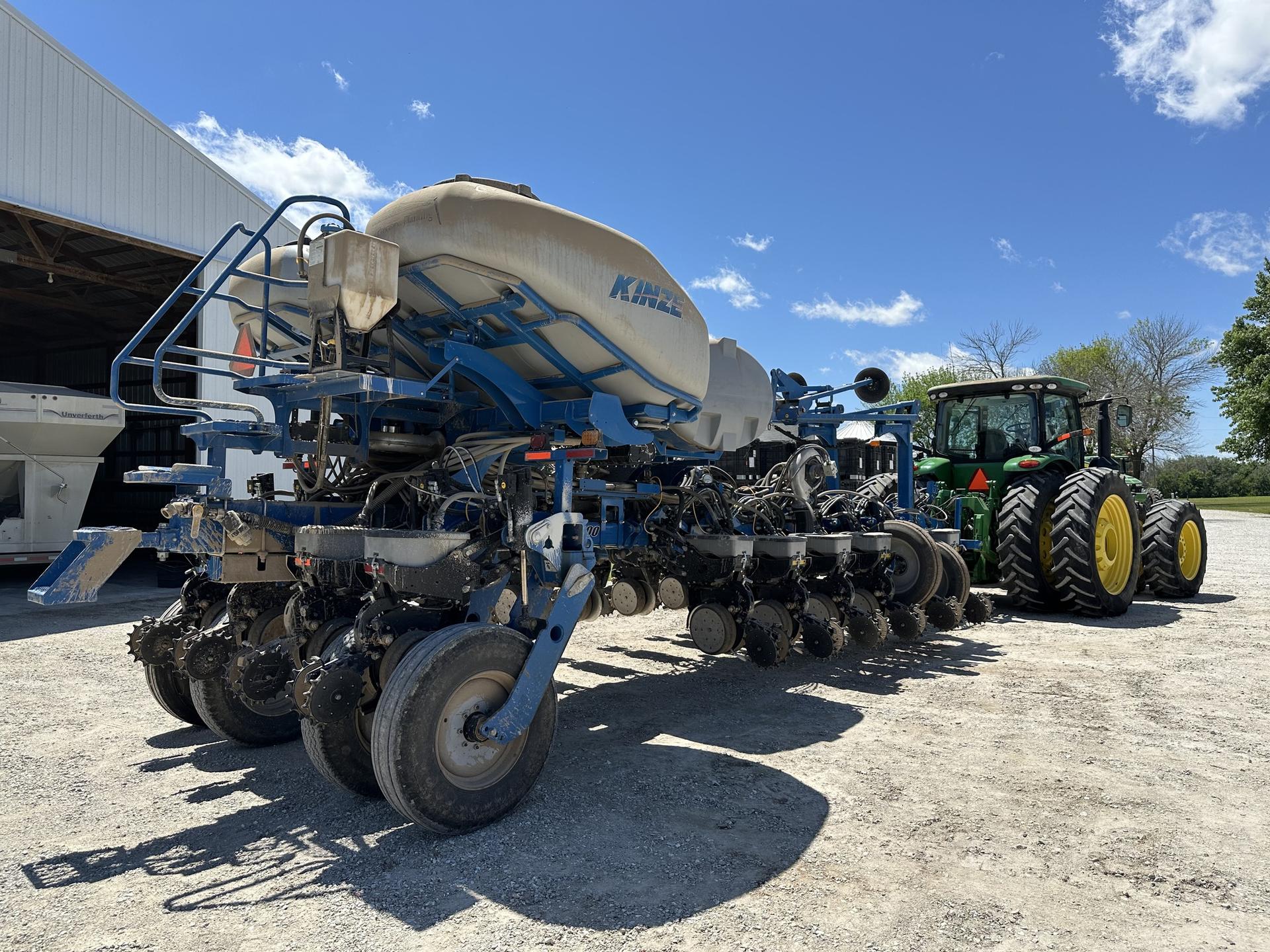 2015 Kinze 4900 Image