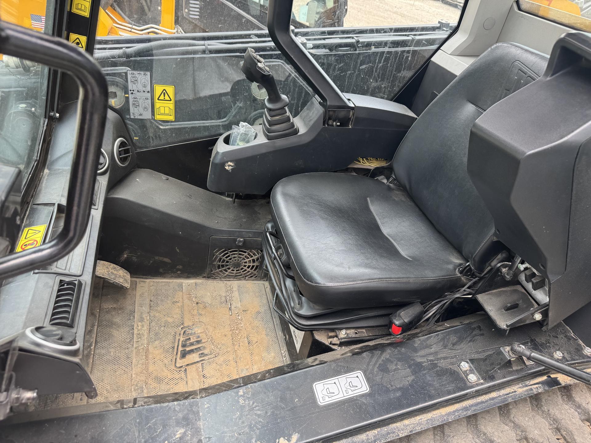 2021 JCB 3TS-8T Image