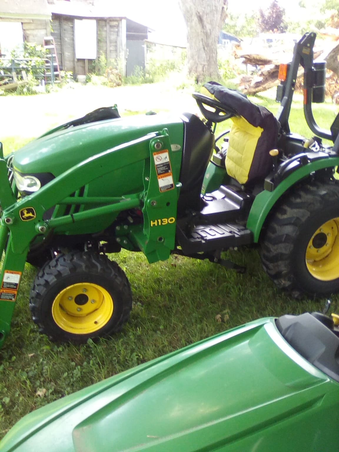 2015 John Deere 2025R Image