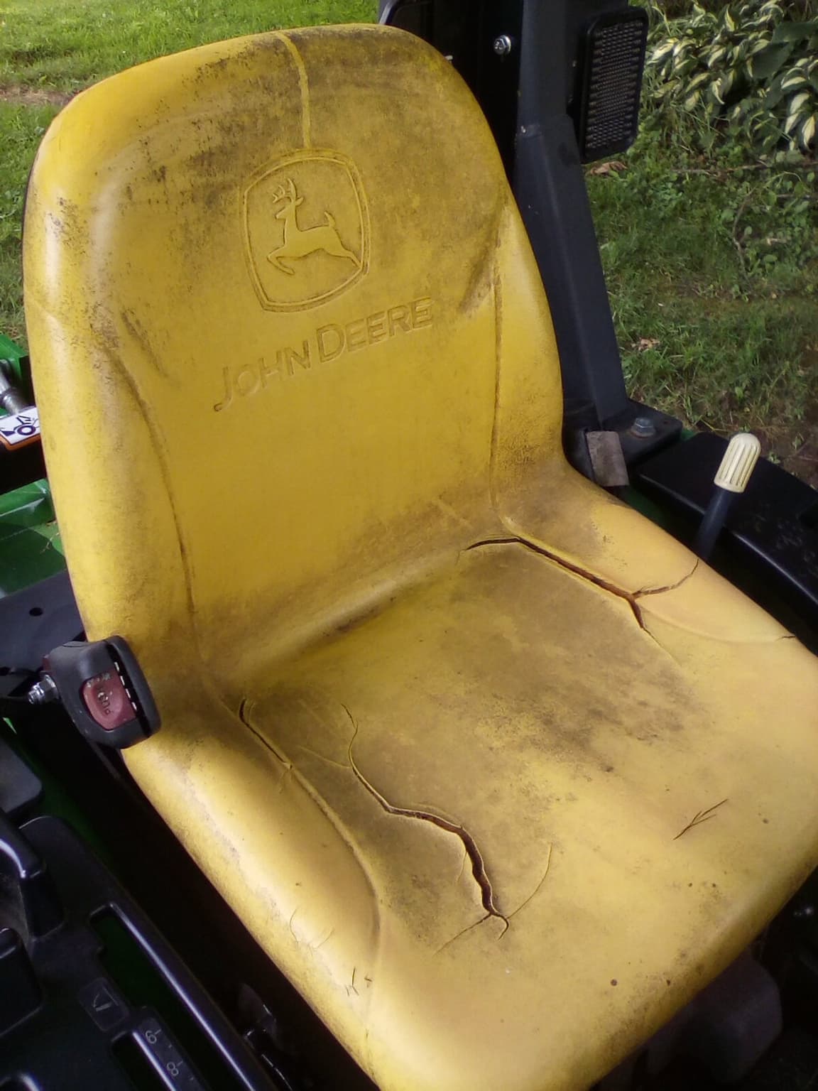 2015 John Deere 2025R Image