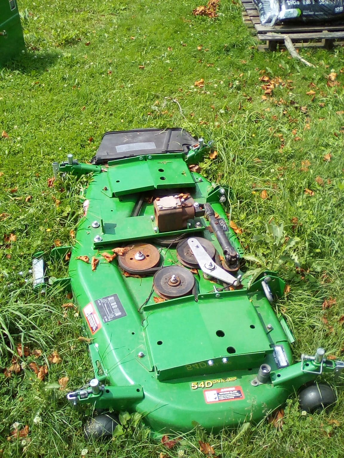 2015 John Deere 2025R Image